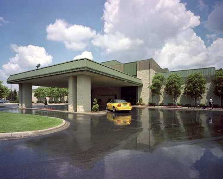 Doubletree By Hilton Dearborn Hotel Exterior photo
